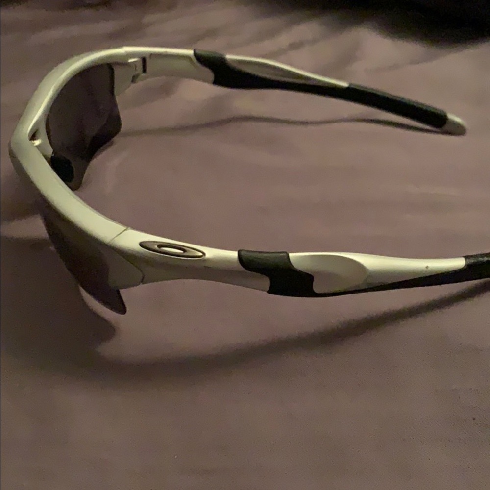 Oakley sunglasses - Picture 3 of 3